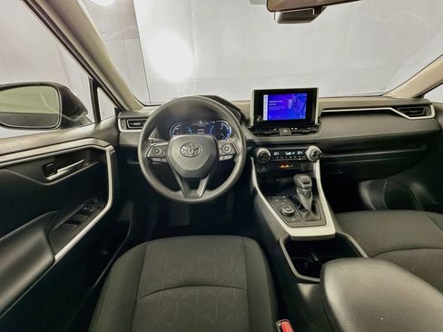 Used 2025 Toyota RAV4 XLE AWD/4WD image 22