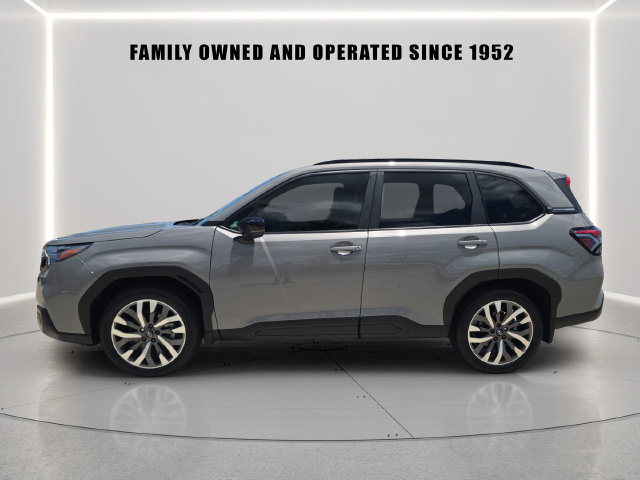 Used 2025 Subaru Forester Touring w/ Popular Package - Touring AWD/4WD image 5