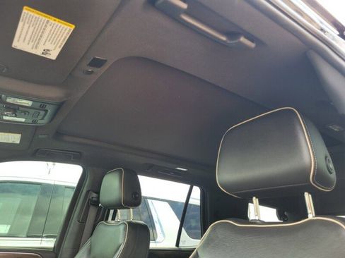 Used 2021 Chevrolet Tahoe Premier w/ Premium Package RWD image 27
