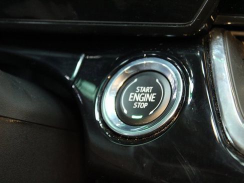 Used 2025 Chevrolet Trax RS w/ Sunroof Package image 23