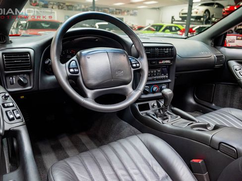 Used 2002 Chevrolet Camaro Z28 w/ SS Performance/Appearance Pkg image 12