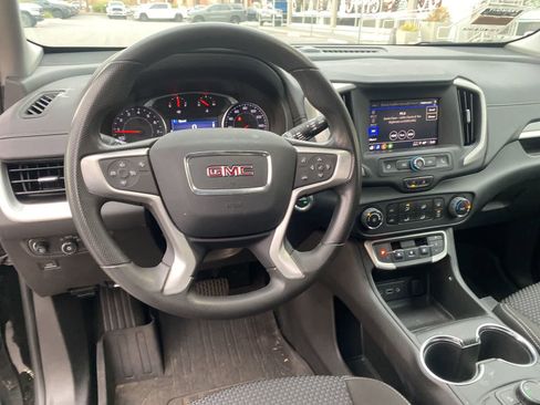 Used 2022 GMC Terrain SLE w/ Elevation Edition image 11