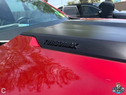 Used 2025 Chevrolet Colorado ZR2 w/ Technology Package AWD/4WD image 7