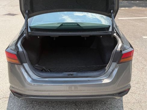Used 2024 Nissan Altima 2.5 SV FWD image 18