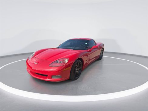 Used 2005 Chevrolet Corvette Coupe w/ Preferred Equipment Group RWD image 4