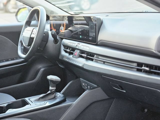 Used 2025 Kia K4 FWD image 13