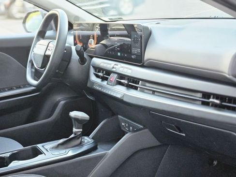 Used 2025 Kia K4 FWD image 13