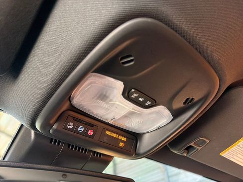 Used 2024 GMC Canyon Elevation w/ Convenience Package image 29