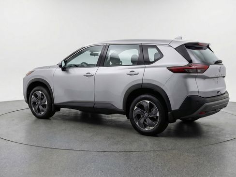 Used 2025 Nissan Rogue SV image 6