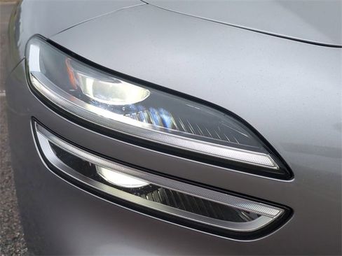 New 2025 Genesis G70 2.5T image 9