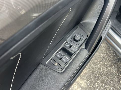 Certified 2022 Volkswagen Tiguan SE image 13