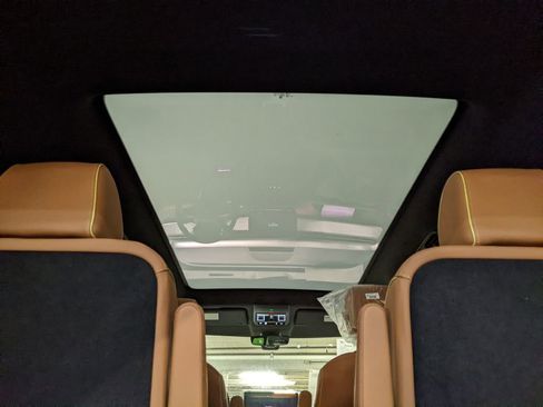 New 2025 Volkswagen ID. Buzz Pro S Plus image 13