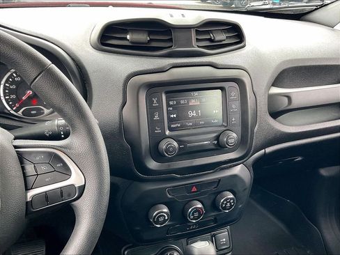 Used 2019 Jeep Renegade Sport image 17