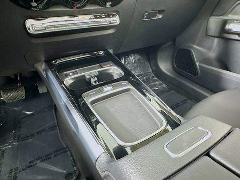 New 2026 Mercedes-Benz GLB 250 image 5
