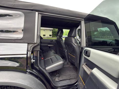 Used 2023 Ford Bronco Badlands w/ Sasquatch Package AWD/4WD image 26