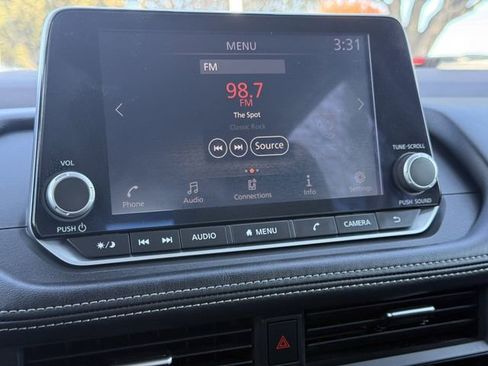 Used 2023 Nissan Rogue S image 16