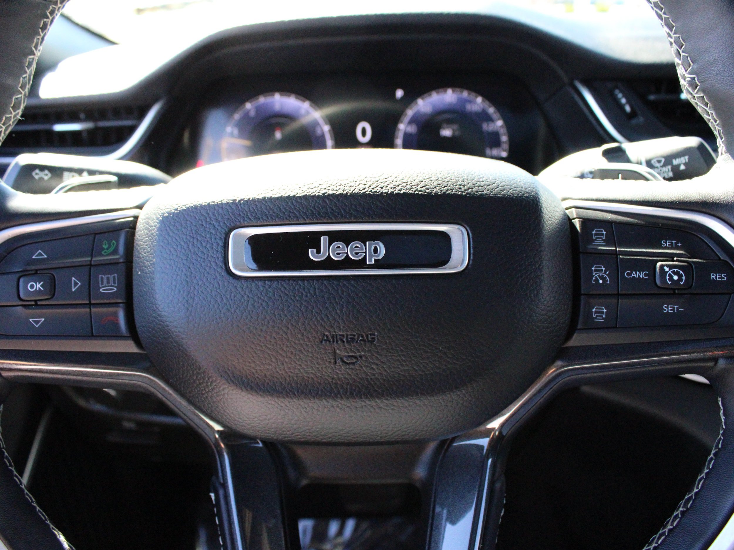 Used 2022 Jeep Grand Cherokee Altitude AWD/4WD image 18
