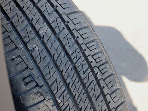 Used 2019 Jeep Cherokee Limited image 40