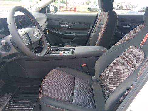 New 2026 Nissan Sentra SR w/ Floor Mat Package FWD image 24