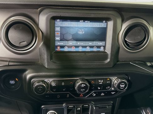 Used 2021 Jeep Wrangler Unlimited Sport image 18