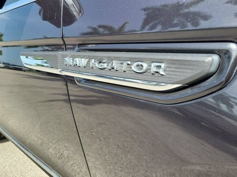 Certified 2024 Lincoln Navigator Reserve AWD/4WD image 11
