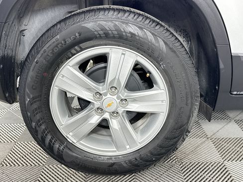 Used 2022 Chevrolet Trax LS w/ Tint and Cruise Package FWD image 30
