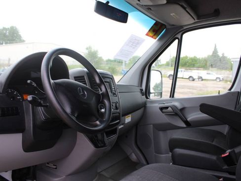 Used 2015 Mercedes-Benz Sprinter 2500 image 16