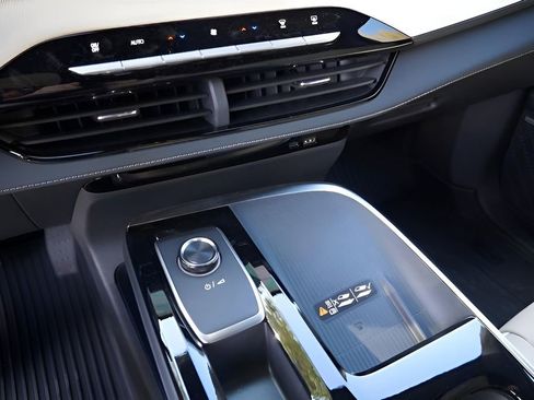 New 2026 Buick Enclave Preferred w/ Power Package image 13