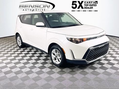 Used 2024 Kia Soul LX w/ Option Group 015 FWD image 1