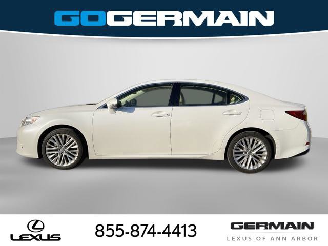 Used 2015 Lexus ES 350 w/ Ultra Luxury Package FWD image 3