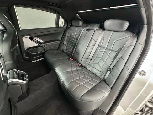 Used 2023 BMW 760i xDrive w/ Parking Assistance Package image 28