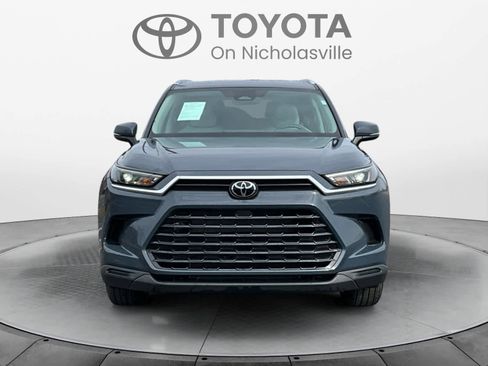 Used 2024 Toyota Grand Highlander XLE image 9