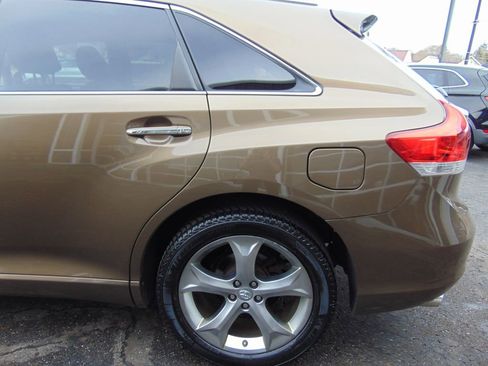 Used 2010 Toyota Venza XLE image 13