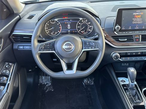 Used 2023 Nissan Altima 2.5 SV image 15