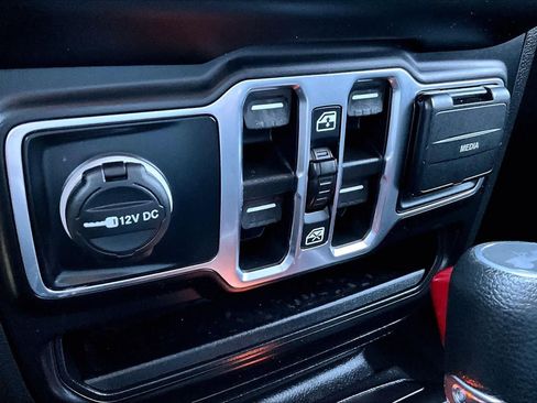 Used 2022 Jeep Wrangler Unlimited Sport AWD/4WD image 31