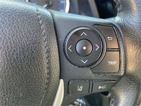 Used 2017 Toyota Corolla SE image 20