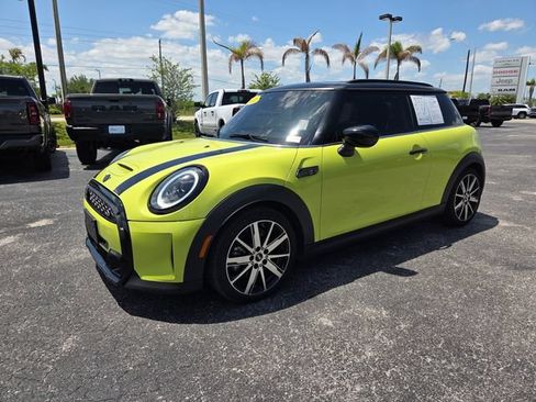 Used 2024 MINI Cooper S w/ Signature Upholstery Package FWD image 4