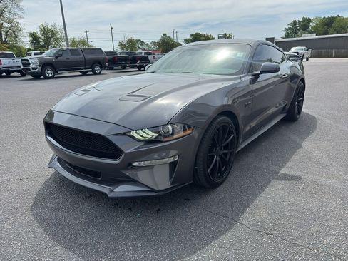 Used 2019 Ford Mustang GT RWD image 4