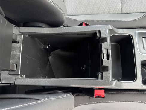 Used 2017 Ford Escape SE FWD image 18