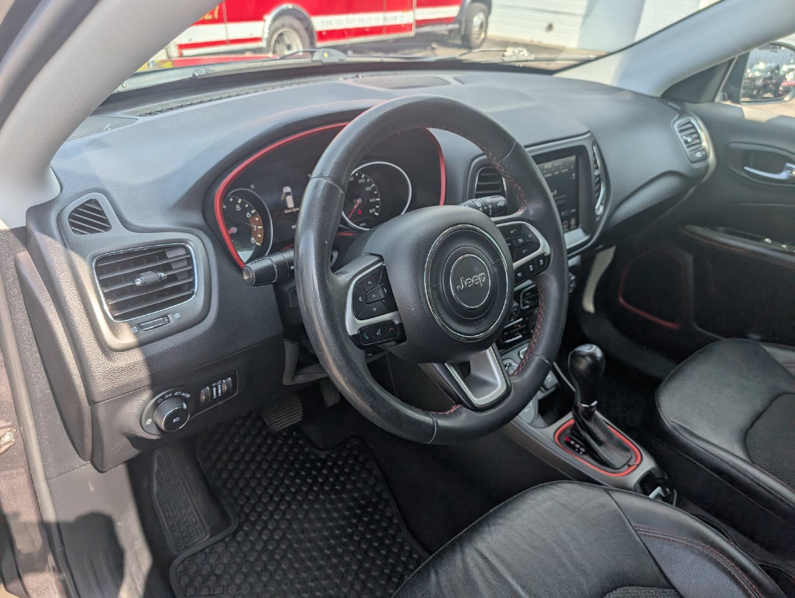 Used 2021 Jeep Compass Trailhawk AWD/4WD image 12