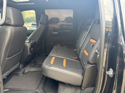 Used 2024 GMC Sierra 2500 AT4 w/ AT4 Premium Plus Package AWD/4WD image 5