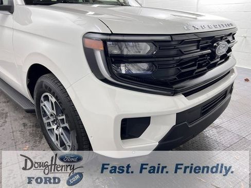 New 2025 Ford Expedition Max Active image 8