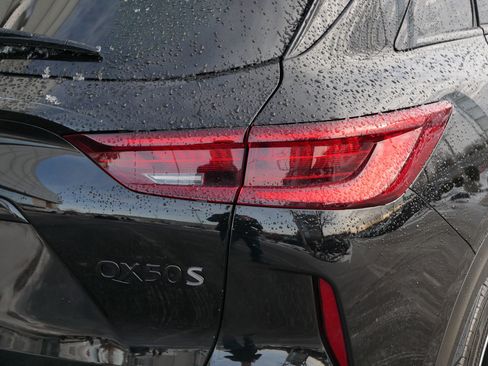 Certified 2025 INFINITI QX50 Sport image 17