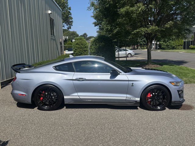 Used 2022 Ford Mustang Shelby GT500 w/ Technology Package RWD image 4