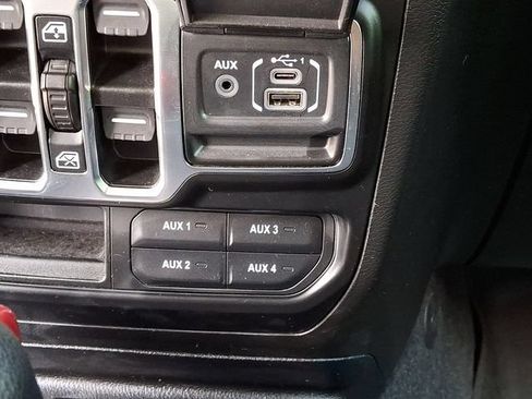 Used 2021 Jeep Gladiator Sport AWD/4WD image 26