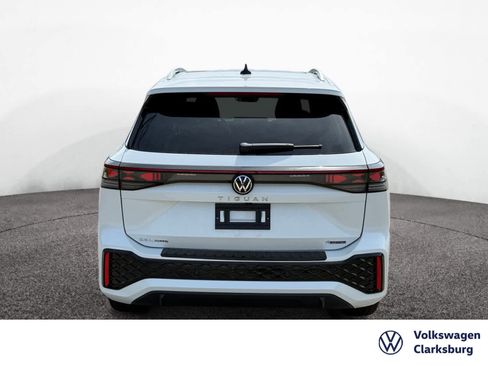 New 2026 Volkswagen Tiguan SEL R-Line AWD/4WD image 4