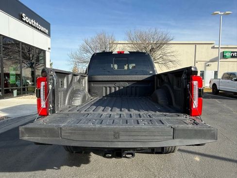 Used 2025 Ford F350 Platinum w/ FX4 Off-Road Package image 24