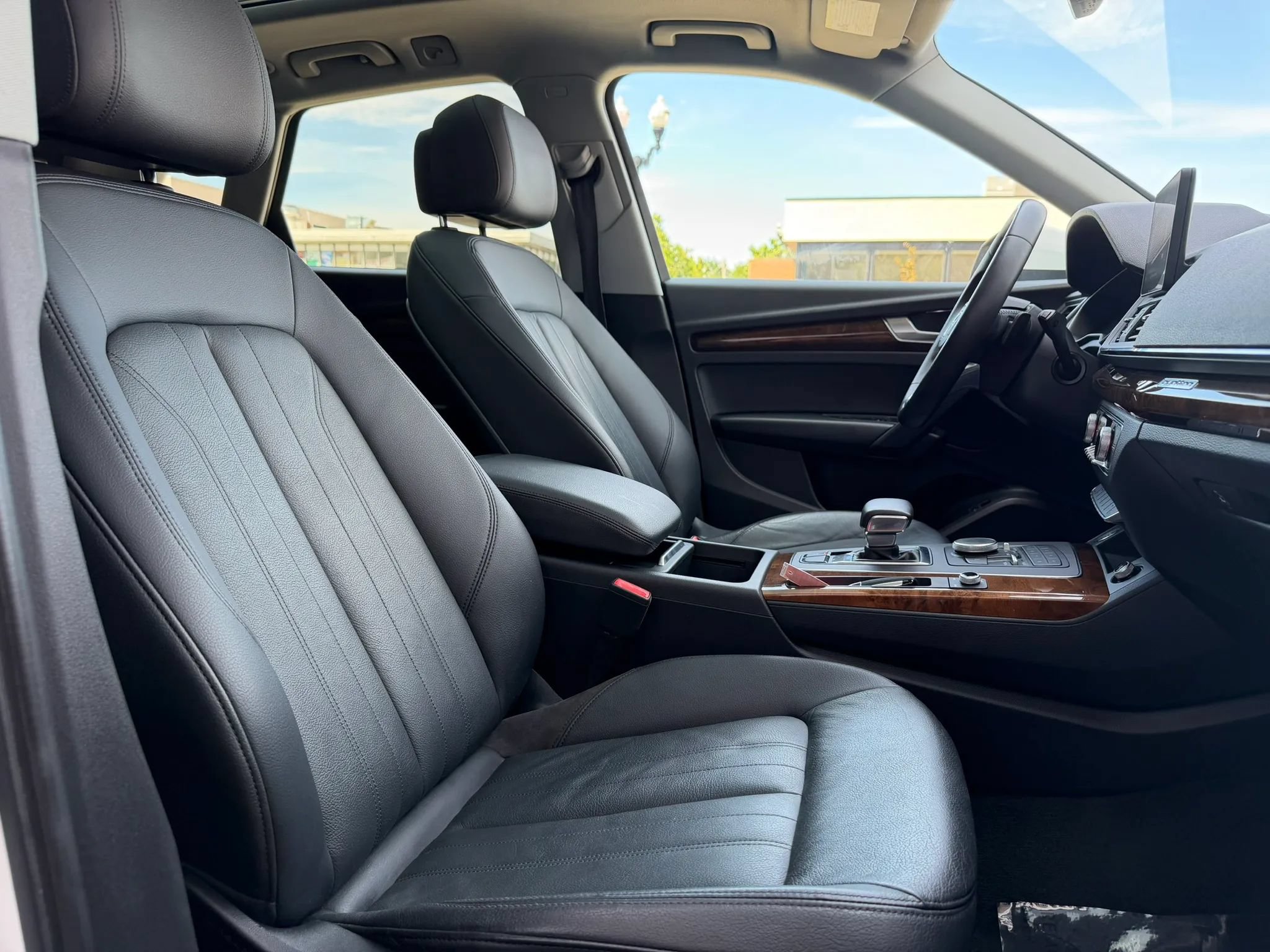 Used 2018 Audi Q5 2.0T Premium w/ Convenience Package AWD/4WD image 16