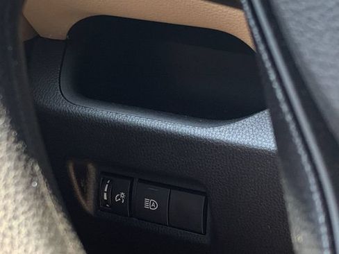 Used 2021 Toyota RAV4 XLE FWD image 15