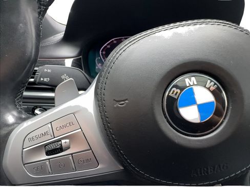 Used 2022 BMW 740i w/ Luxury Rear Seating Package RWD image 43